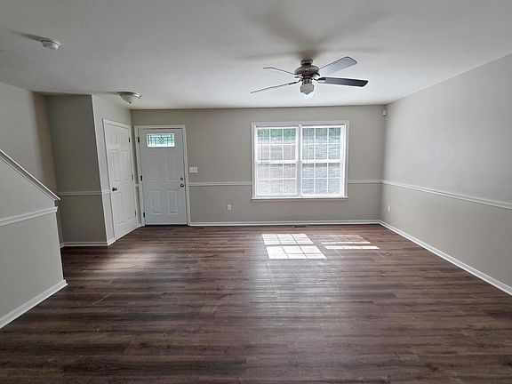 4th image of 408 Munsons Hill Ct
