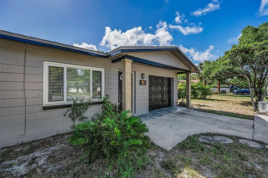 2 bed, 2.0 bath, 1092 sqft, $2,400 — Photo 3