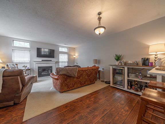4th image of 836 Rossford Run Ln