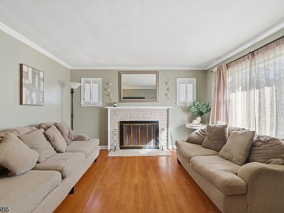 5th image of 315 Myrtle Ave