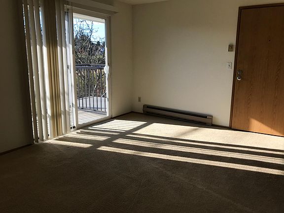3rd image of 4550 7th Ave NE APT 201