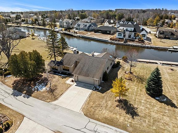 2nd image of 535 E Vine Ct