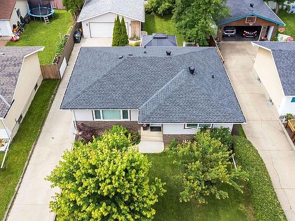 4th image of 34 Peacock Dr