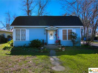 1011 Palm St, Seguin, TX 78155