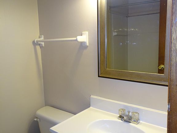 4th image of 1676 Colonial Dr