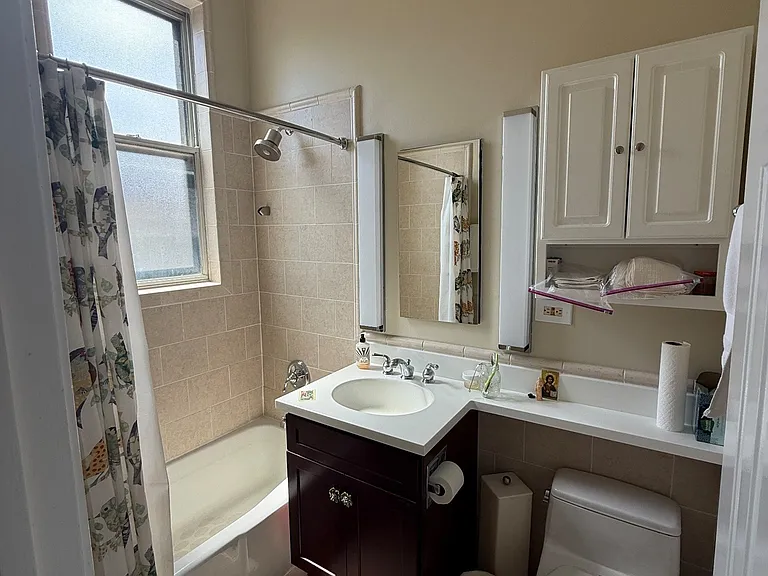 2022 N Seminary Ave — Photo 8