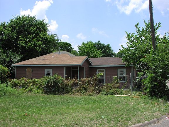 3rd image of 916 E 10 Street #I-30