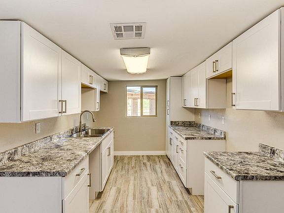 5th image of 1637 N Riverview Blvd