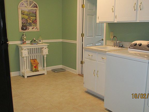 4th image of 6115 Robin Hollow Dr