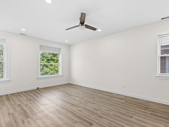 2nd image of 3124-3126 Nebraska Ave #1F