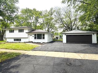 126 N Prairie Ave, Bloomingdale, IL 60108