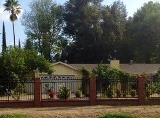 18708 Calvert St, Reseda, CA 91335