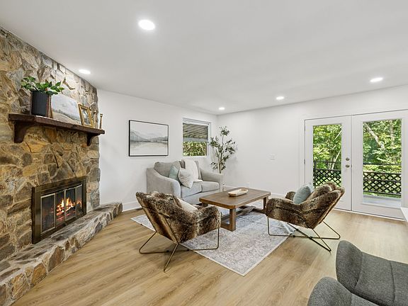 4th image of 1016 Rustic Hills Dr