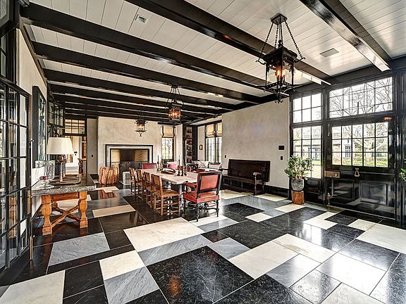4th image of 36 Morrison Ln
