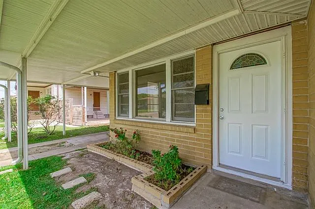 433 Olive Ave — Photo 3