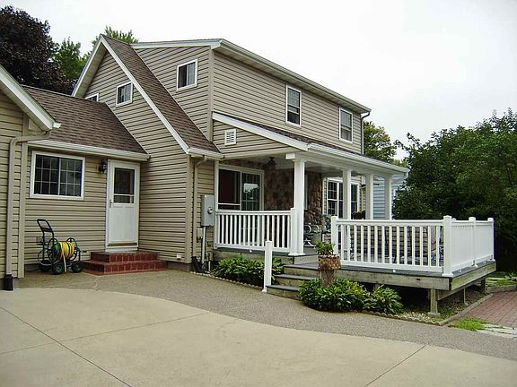 3rd image of 1814 Shelden Ave