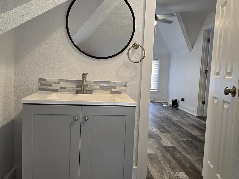 1564 E 82nd St #3 — Photo 29