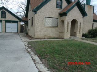 700 N Page St, Comanche, TX 76442