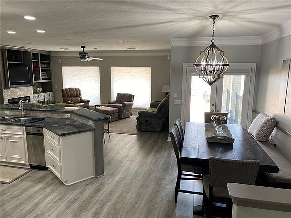 4th image of 11567 Twain Dr