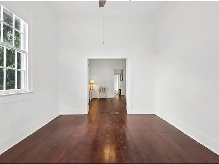 814 Gallier St — Photo 4