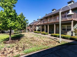 1067 Lookingglass Rd, Roseburg, OR 97471