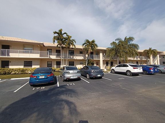4th image of 5520 Lakeside Drive #204