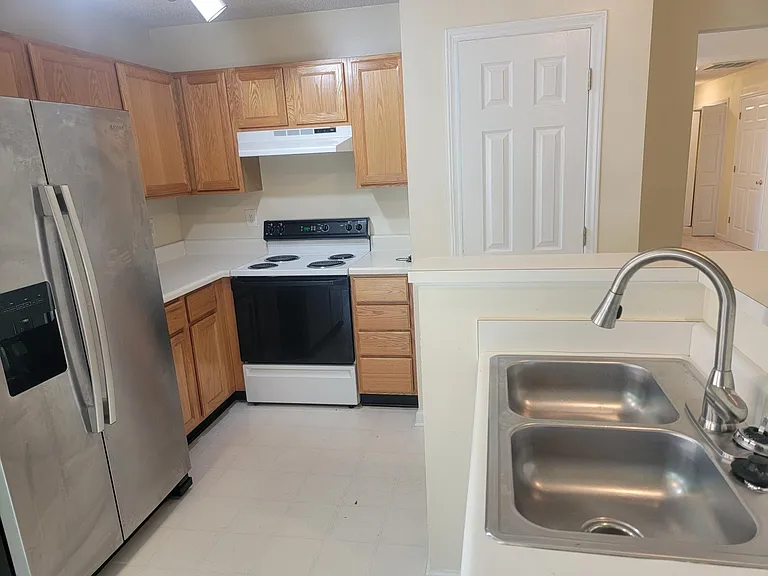 4200 Pin Oak Dr — Photo 5