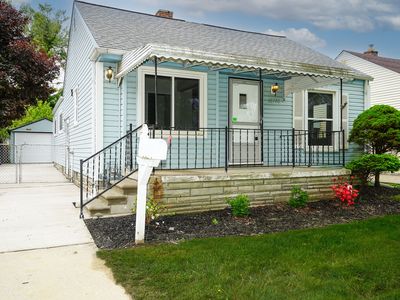18778 Woodland St, Harper Woods, MI, 48225