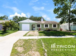 8001 Cottonwoode Dr, Largo, FL 33773
