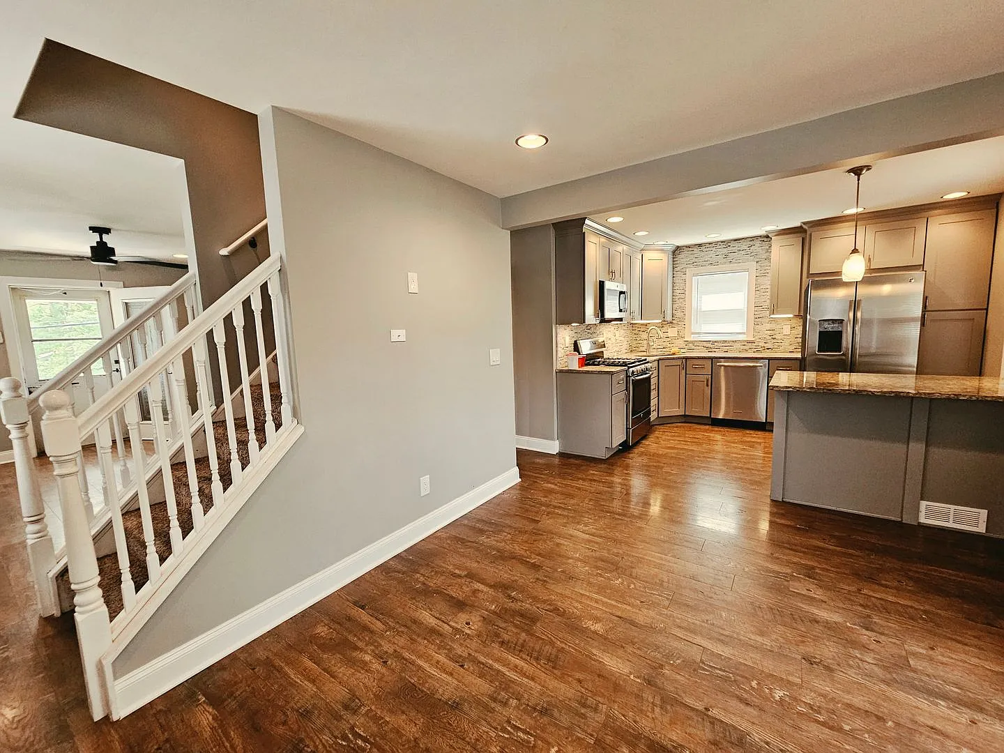 Stunning 3 Bed, 2.5 Bath Retreat - Available Now! — Photo 2