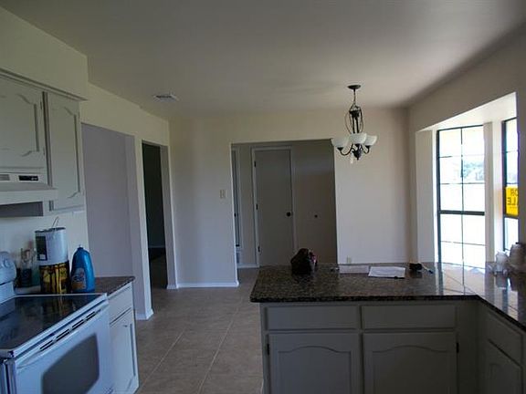 4th image of 1609 Dove Ln