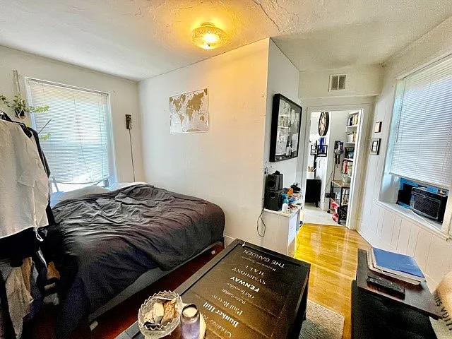 Studio, 9999 sqft, $2,300 — Photo 2
