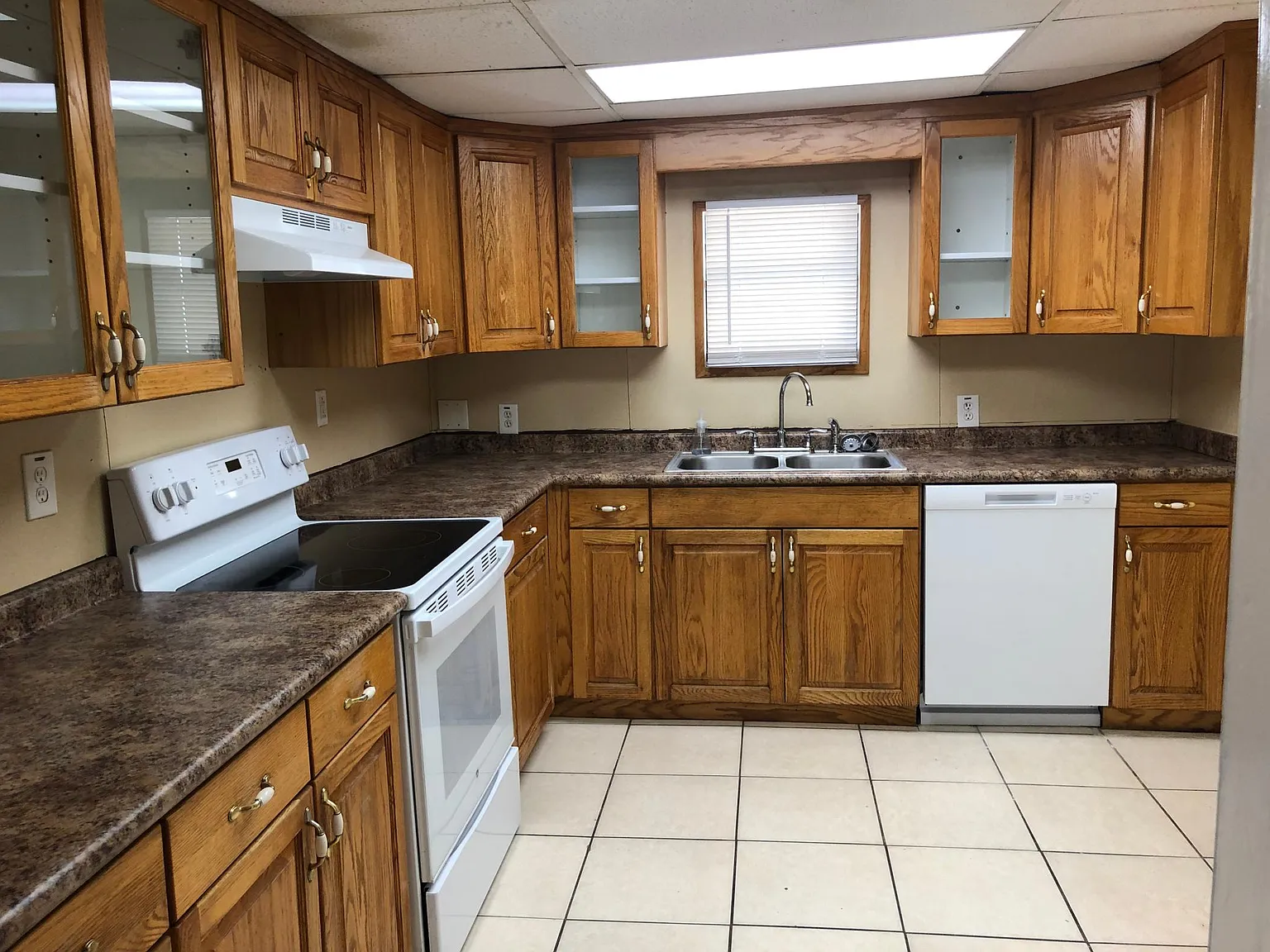 4 bed, 1864 sqft, $2,000 — Photo 4