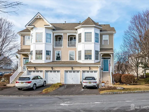 89 S Shore Dr, South Amboy, NJ 08879