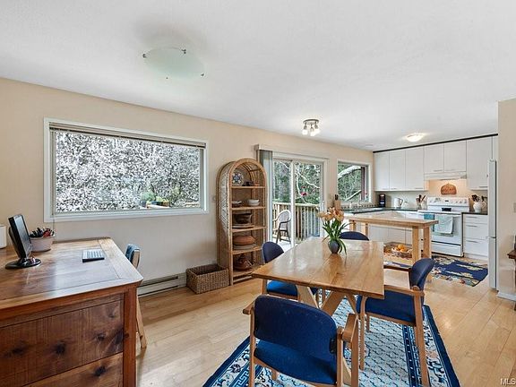4th image of 1600 Embleton Cres