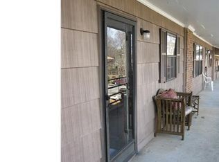 350 S Cherry St #C, Kernersville, NC 27284