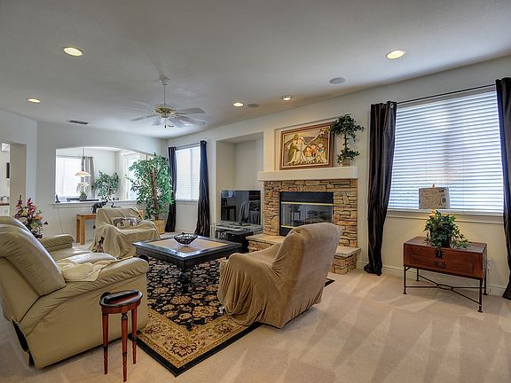 5th image of 1576 Oak Hill Way