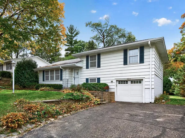 3617 Boone Ave N, New Hope, MN 55427