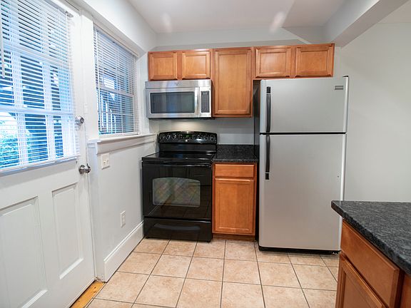 2nd image of 805 N 21st St APT A