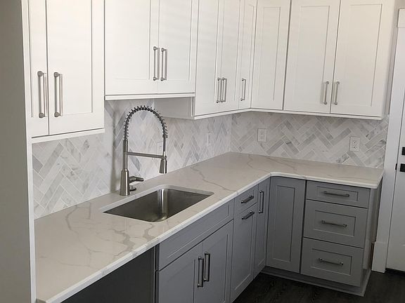 4th image of 944 W Alexandrine St #1