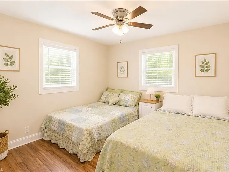 655 SW Pointview Rd — Photo 20