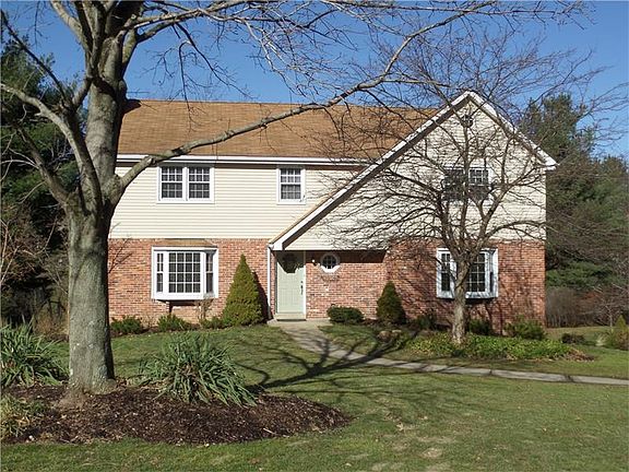 5th image of 2524 Club House Dr