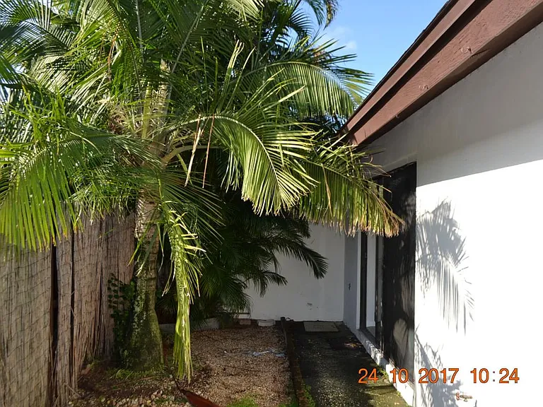 11413 Midfield Way — Photo 8