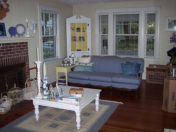 Living Room bk to fron