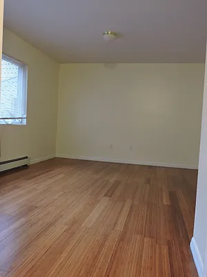 Rented by Realty Masters International | media 8