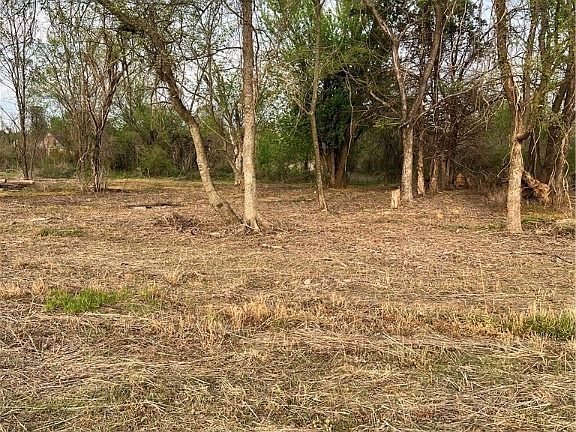 4th image of 950 Skating Rink Rd