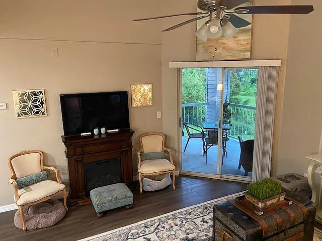 2612 Grassy Point Dr — Photo 2