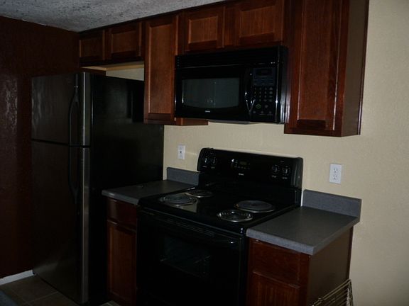 4th image of 3402 N 32ND Street #139