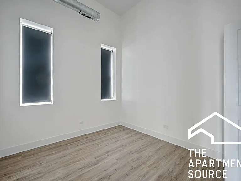 4709 N Artesian Ave #203 — Photo 6