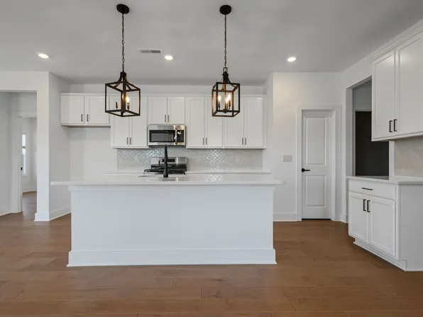 233 Sugar Maple Trl, Lenoir City, TN 37771